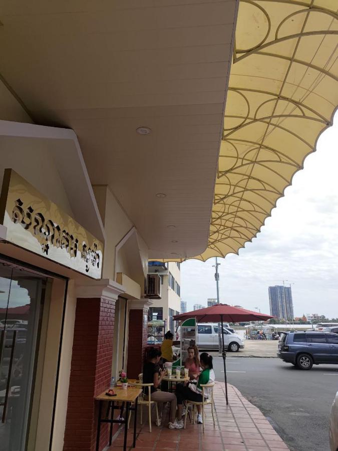Soma Hotel Phnom Pen Exterior foto