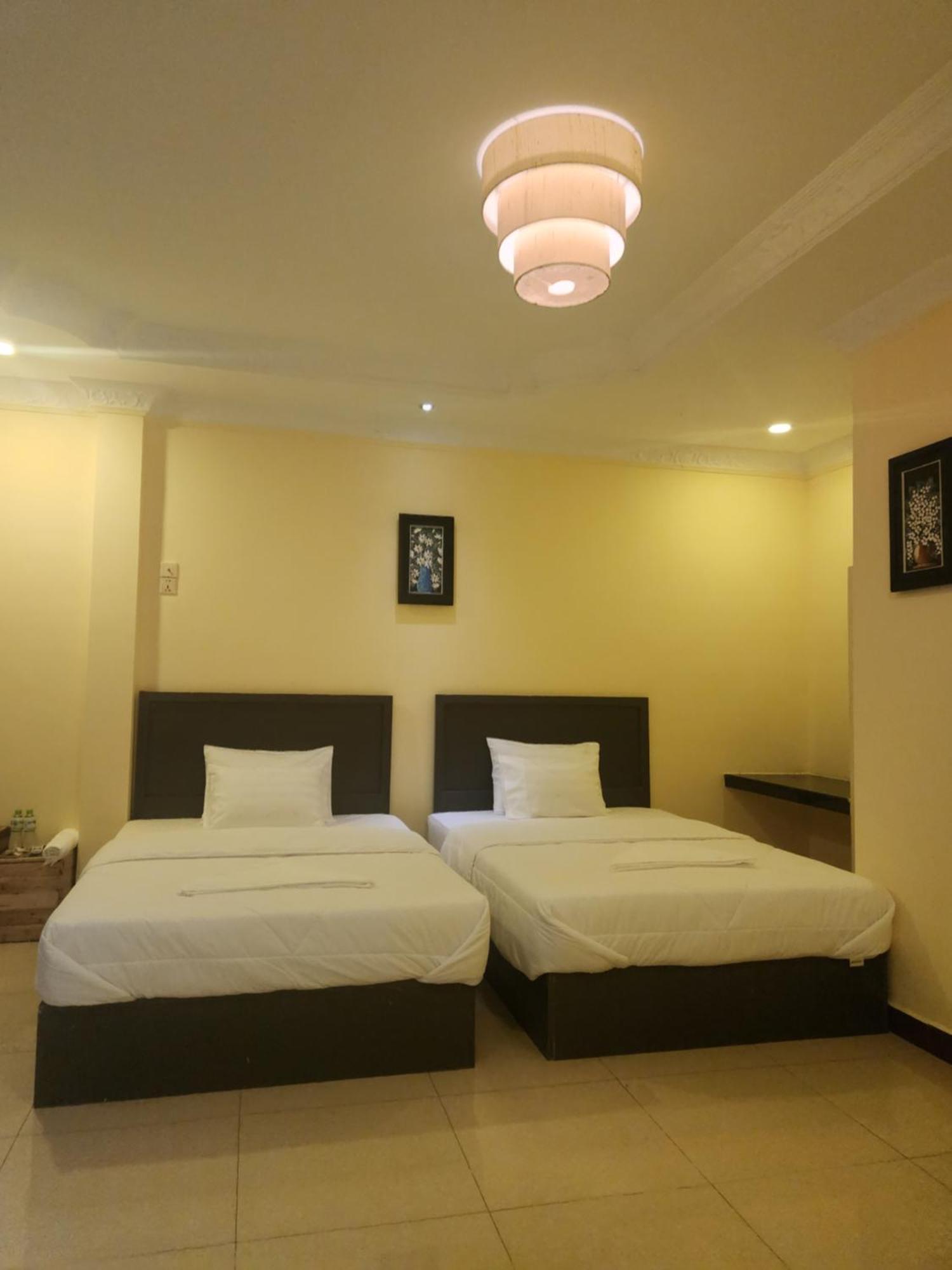 Soma Hotel Phnom Pen Exterior foto
