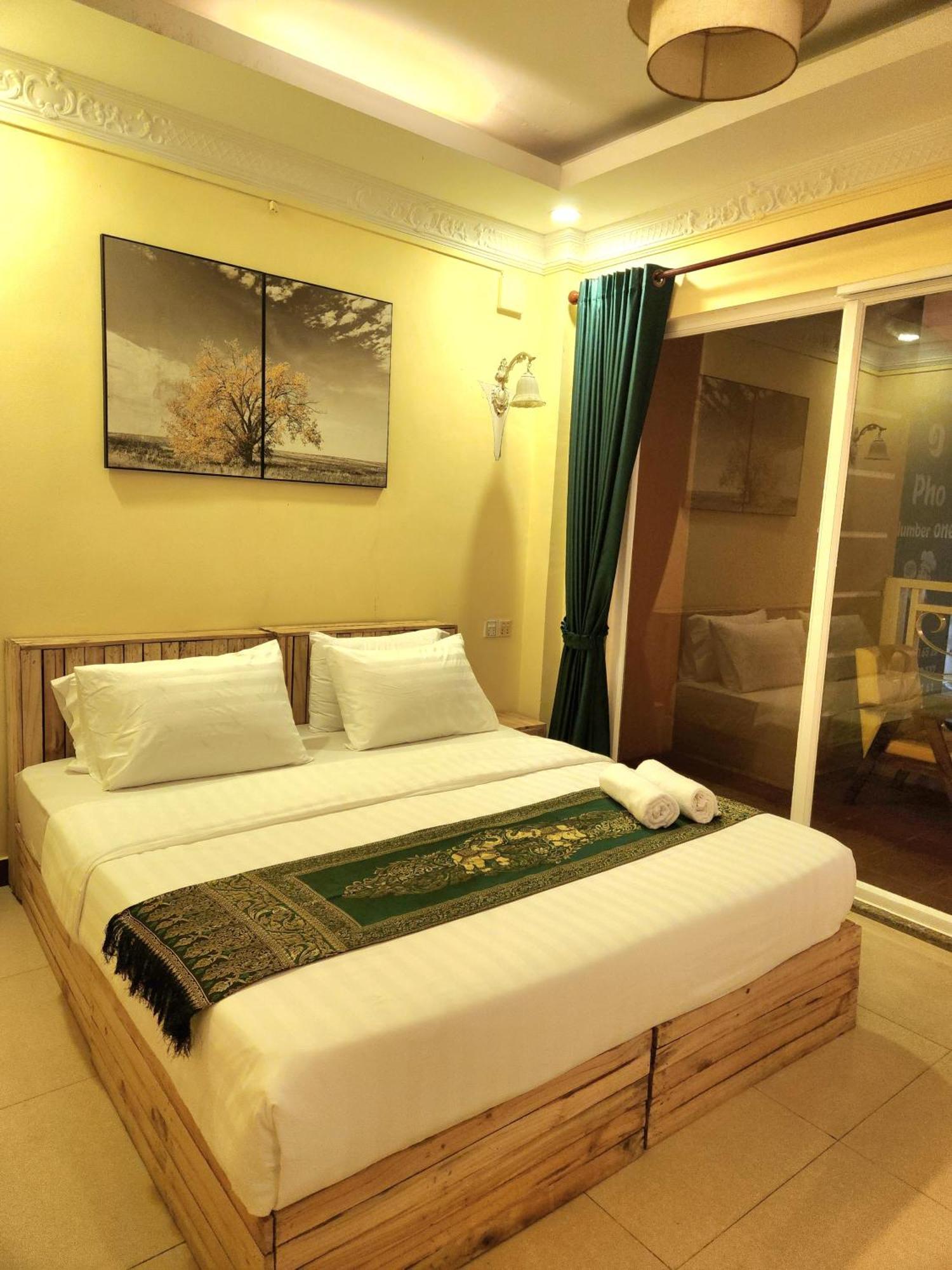 Soma Hotel Phnom Pen Exterior foto