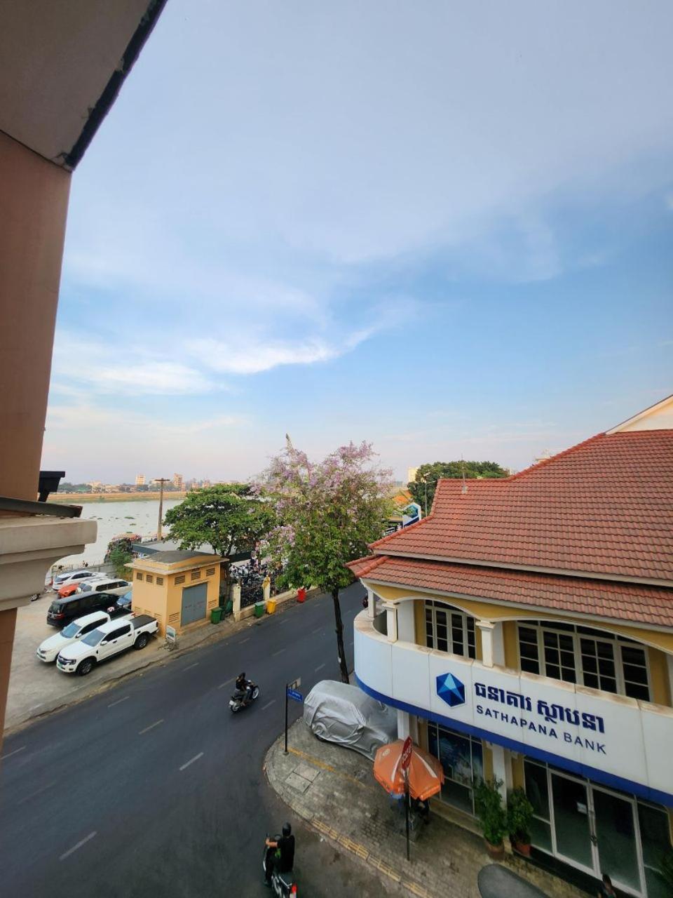 Soma Hotel Phnom Pen Exterior foto